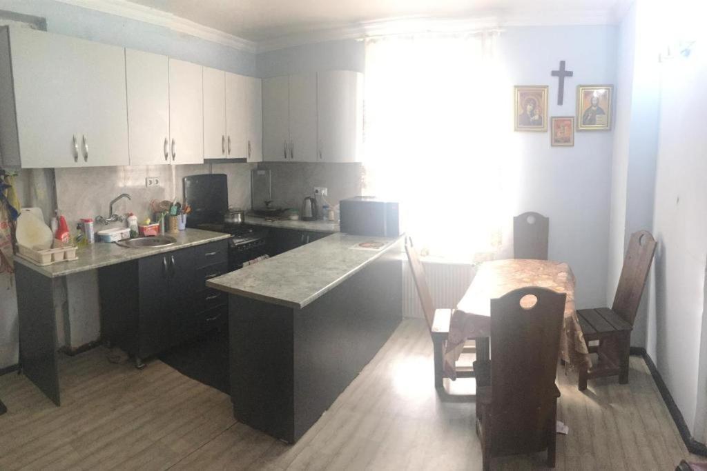 House By The Sea Hotel Kobuleti Bagian luar foto