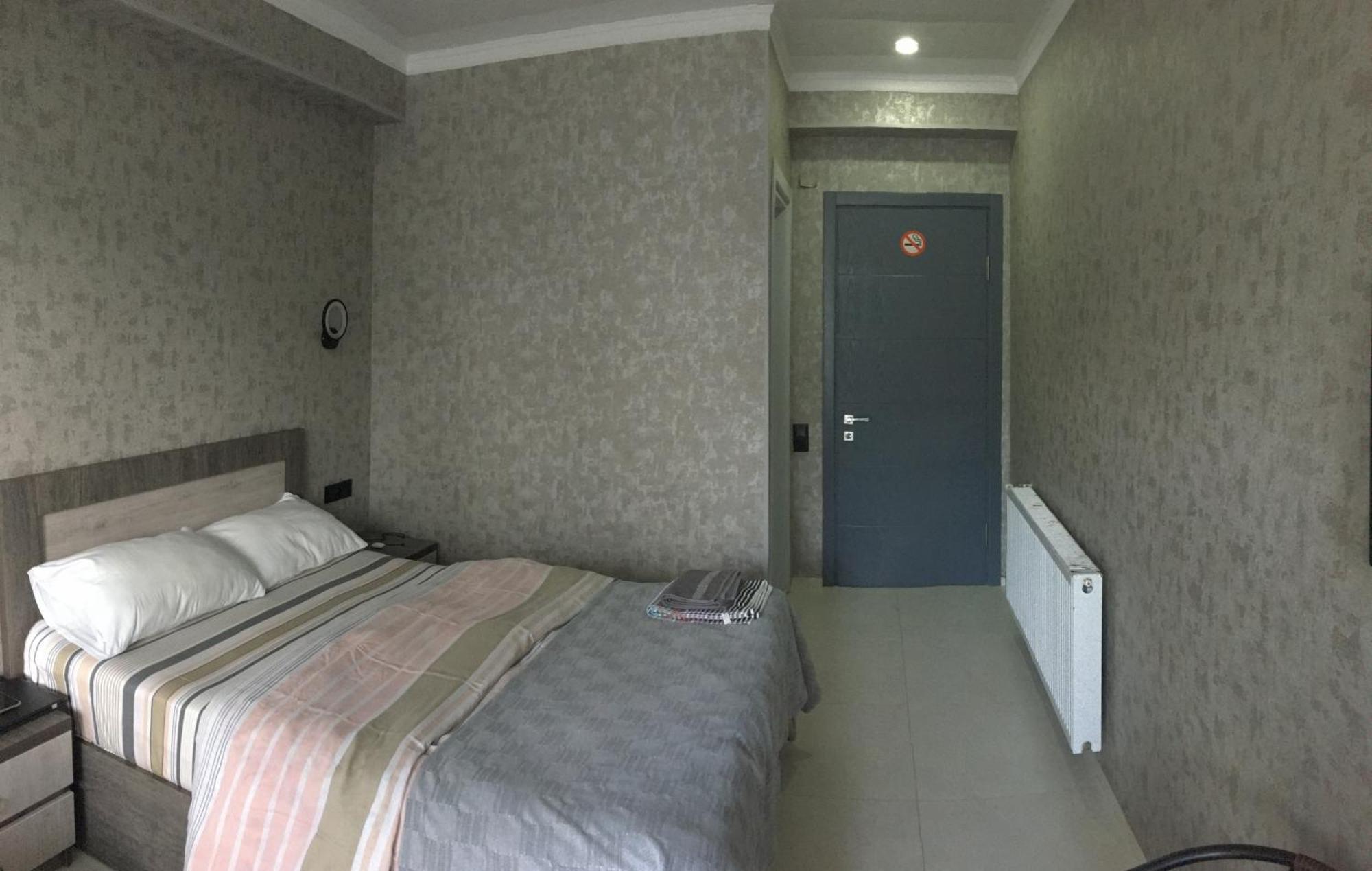 House By The Sea Hotel Kobuleti Bagian luar foto