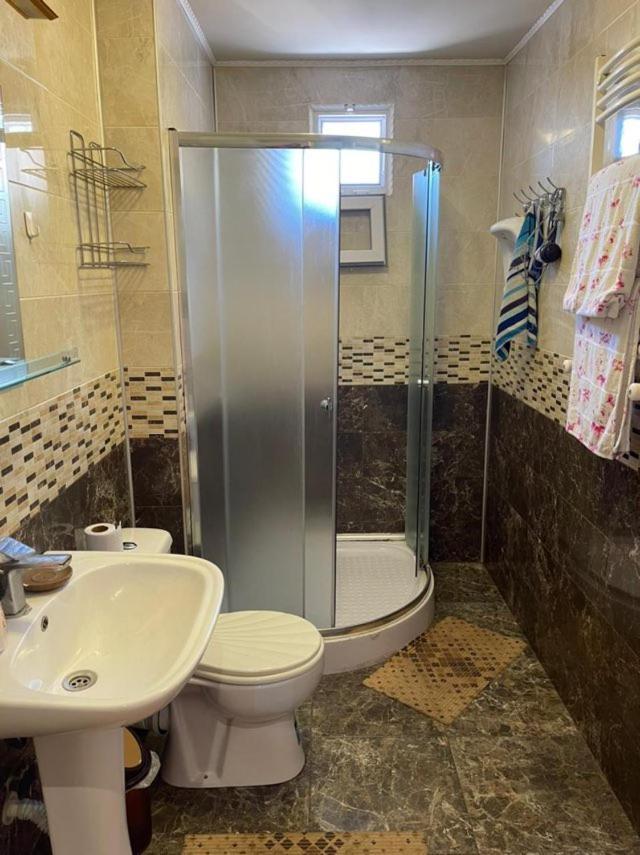 House By The Sea Hotel Kobuleti Bagian luar foto